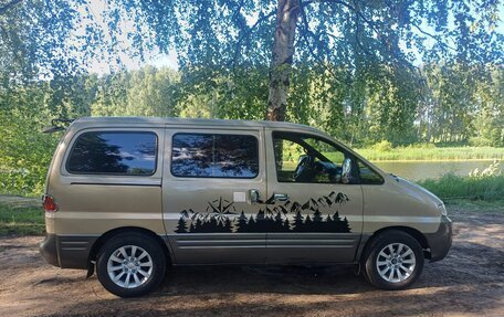Hyundai Starex I рестайлинг, 2001 год, 650 000 рублей, 3 фотография