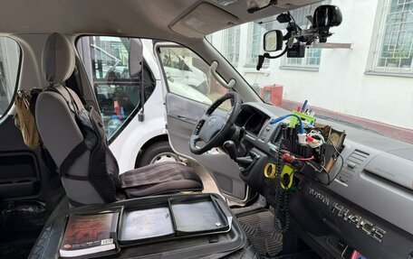 Toyota HiAce H200, 2013 год, 3 500 000 рублей, 14 фотография