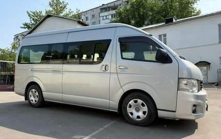 Toyota HiAce H200, 2013 год, 3 500 000 рублей, 11 фотография