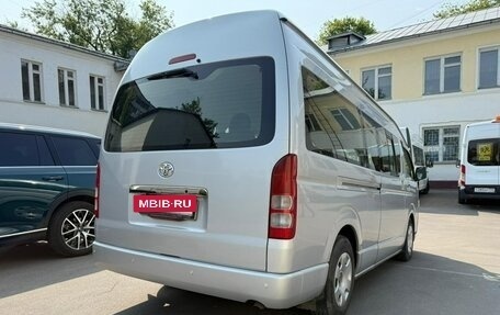Toyota HiAce H200, 2013 год, 3 500 000 рублей, 4 фотография