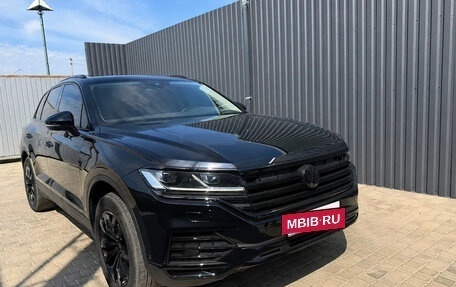 Volkswagen Touareg III, 2019 год, 4 300 000 рублей, 2 фотография