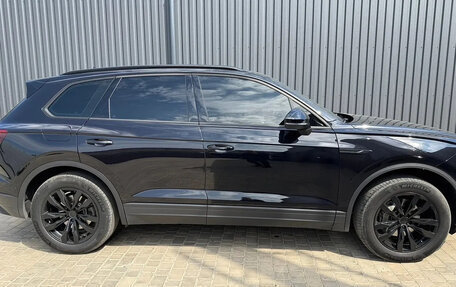 Volkswagen Touareg III, 2019 год, 4 300 000 рублей, 5 фотография