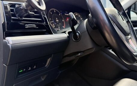 Volkswagen Touareg III, 2019 год, 4 300 000 рублей, 8 фотография