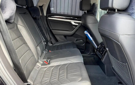 Volkswagen Touareg III, 2019 год, 4 300 000 рублей, 10 фотография