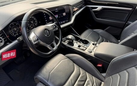 Volkswagen Touareg III, 2019 год, 4 300 000 рублей, 9 фотография
