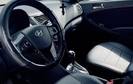 Hyundai Solaris II рестайлинг, 2011 год, 940 000 рублей, 4 фотография