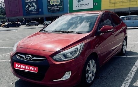 Hyundai Solaris II рестайлинг, 2011 год, 940 000 рублей, 2 фотография