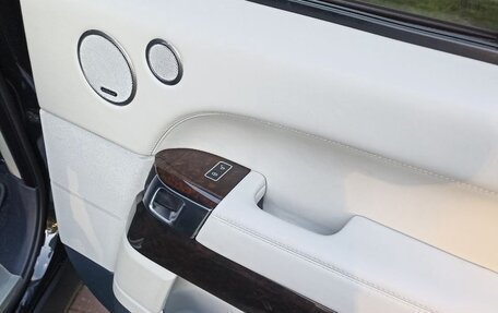 Land Rover Range Rover IV рестайлинг, 2015 год, 2 650 000 рублей, 18 фотография