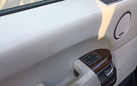 Land Rover Range Rover IV рестайлинг, 2015 год, 2 650 000 рублей, 21 фотография