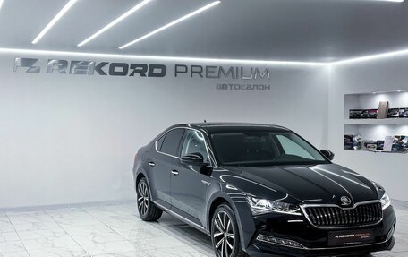Skoda Superb III рестайлинг, 2025 год, 3 250 000 рублей, 2 фотография
