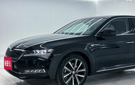 Skoda Superb III рестайлинг, 2025 год, 3 250 000 рублей, 6 фотография