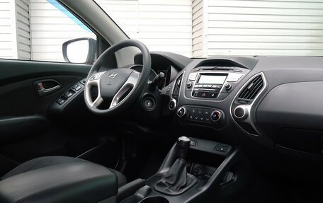 Hyundai ix35 I рестайлинг, 2013 год, 1 049 000 рублей, 16 фотография