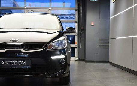 KIA Rio IV, 2018 год, 1 387 000 рублей, 3 фотография