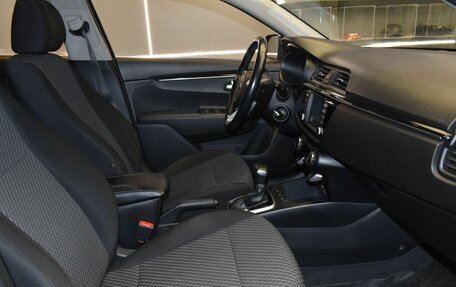 KIA Rio IV, 2018 год, 1 387 000 рублей, 11 фотография