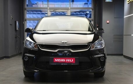 KIA Rio IV, 2018 год, 1 387 000 рублей, 2 фотография