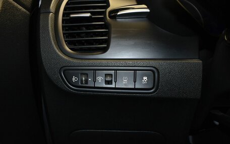 KIA Rio IV, 2018 год, 1 387 000 рублей, 19 фотография