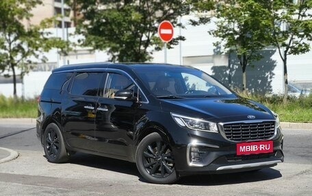 KIA Carnival III, 2018 год, 2 935 000 рублей, 8 фотография