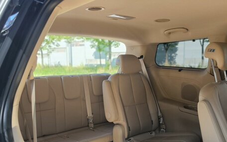 KIA Carnival III, 2018 год, 2 935 000 рублей, 11 фотография