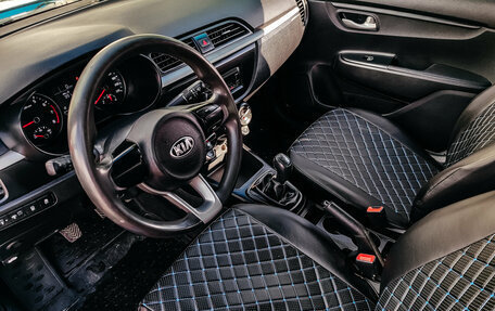 KIA Rio IV, 2018 год, 1 055 000 рублей, 12 фотография