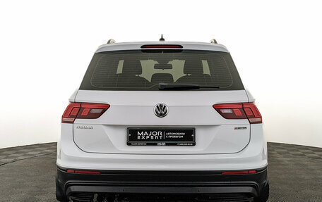 Volkswagen Tiguan II, 2019 год, 2 300 000 рублей, 6 фотография