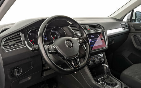 Volkswagen Tiguan II, 2019 год, 2 300 000 рублей, 15 фотография