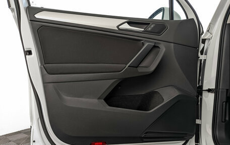 Volkswagen Tiguan II, 2019 год, 2 300 000 рублей, 19 фотография