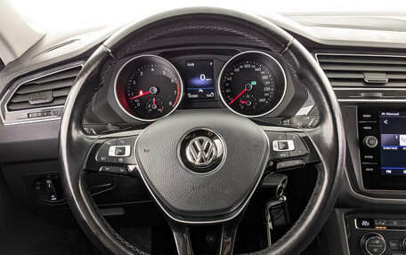 Volkswagen Tiguan II, 2019 год, 2 300 000 рублей, 21 фотография