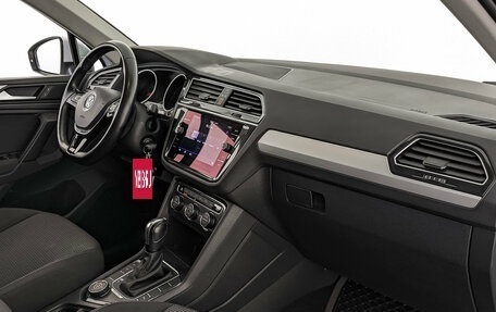 Volkswagen Tiguan II, 2019 год, 2 300 000 рублей, 13 фотография