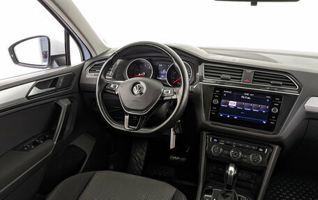 Volkswagen Tiguan II, 2019 год, 2 300 000 рублей, 26 фотография