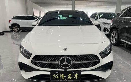 Mercedes-Benz A-Класс, 2023 год, 2 100 000 рублей, 2 фотография