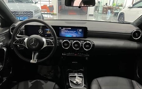 Mercedes-Benz A-Класс, 2023 год, 2 100 000 рублей, 7 фотография
