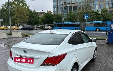 Hyundai Solaris II рестайлинг, 2014 год, 440 000 рублей, 3 фотография