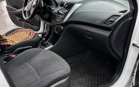 Hyundai Solaris II рестайлинг, 2014 год, 440 000 рублей, 10 фотография