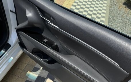 Toyota Camry, 2018 год, 2 600 000 рублей, 2 фотография