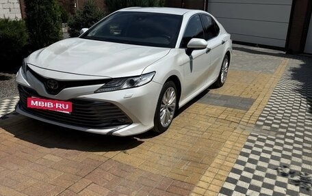 Toyota Camry, 2018 год, 2 600 000 рублей, 13 фотография