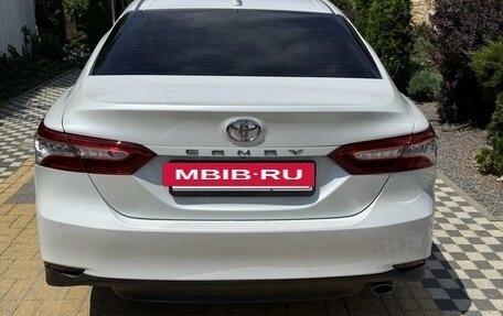 Toyota Camry, 2018 год, 2 600 000 рублей, 16 фотография