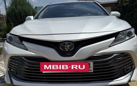 Toyota Camry, 2018 год, 2 600 000 рублей, 9 фотография