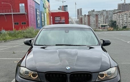 BMW 3 серия, 2009 год, 1 040 000 рублей, 2 фотография