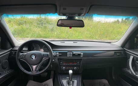 BMW 3 серия, 2009 год, 1 040 000 рублей, 19 фотография