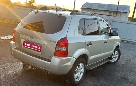 Hyundai Tucson III, 2008 год, 850 000 рублей, 1 фотография