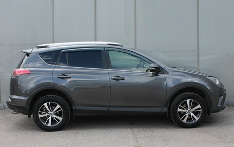 Toyota RAV4, 2016 год, 2 050 000 рублей, 6 фотография