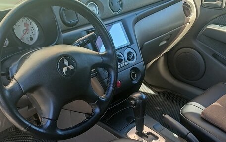 Mitsubishi Outlander III рестайлинг 3, 2002 год, 500 000 рублей, 4 фотография