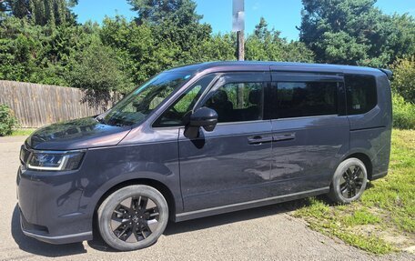 Honda Stepwgn, 2023 год, 2 750 000 рублей, 2 фотография