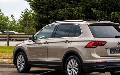 Volkswagen Tiguan II, 2021 год, 2 395 000 рублей, 9 фотография