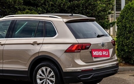 Volkswagen Tiguan II, 2021 год, 2 395 000 рублей, 10 фотография