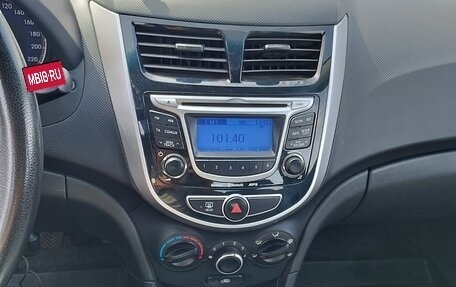 Hyundai Solaris II рестайлинг, 2011 год, 650 000 рублей, 5 фотография