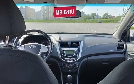 Hyundai Solaris II рестайлинг, 2011 год, 650 000 рублей, 3 фотография