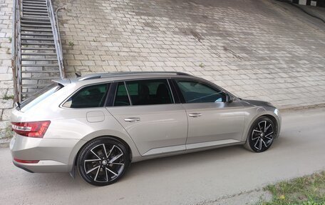 Skoda Superb III рестайлинг, 2017 год, 1 880 000 рублей, 4 фотография