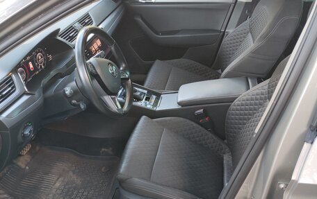 Skoda Superb III рестайлинг, 2017 год, 1 880 000 рублей, 12 фотография