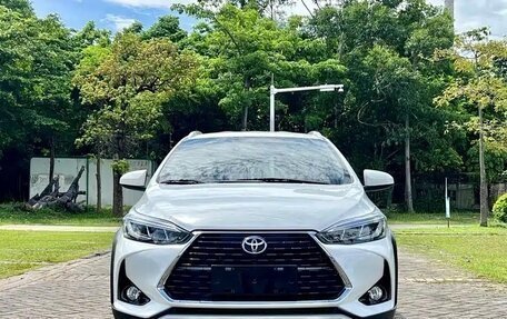 Toyota Yaris XP150 рестайлинг, 2023 год, 1 600 000 рублей, 1 фотография